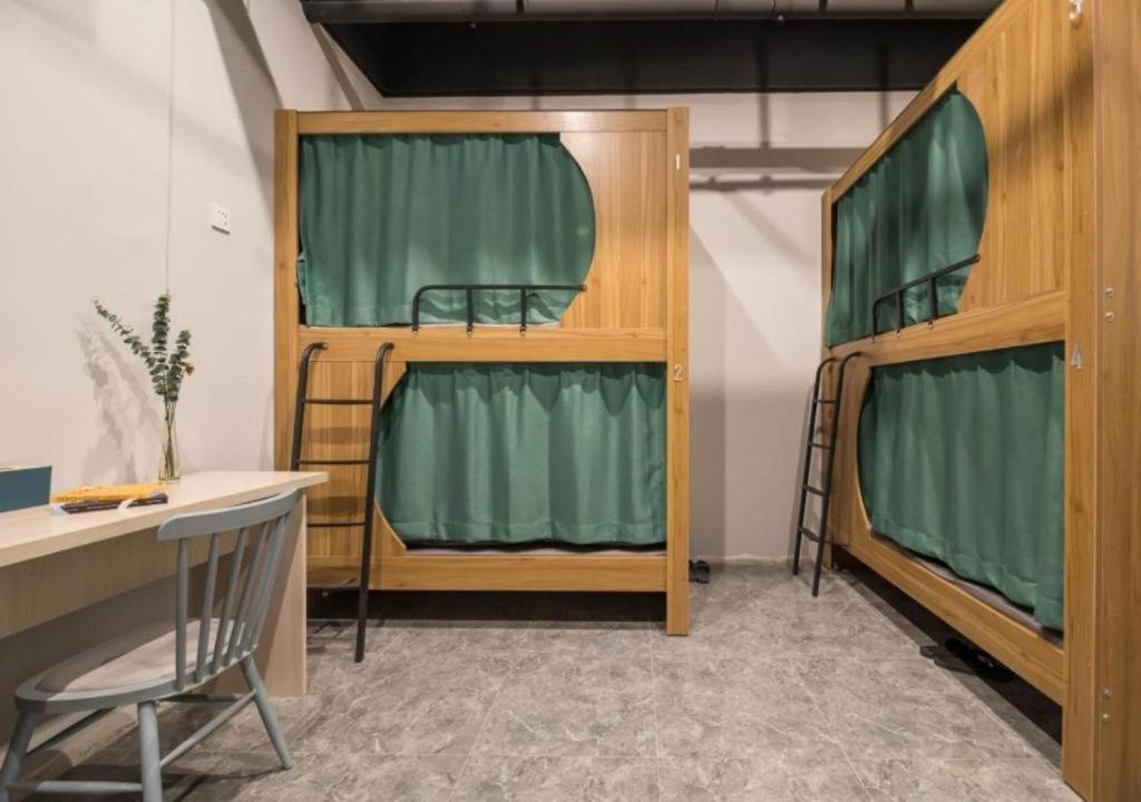 Pu Chun International Hostel -Yugarden & Old Town Shanghai Exteriör bild